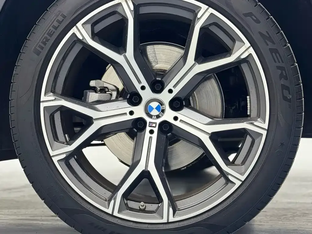 BMW X5 — фото 10
