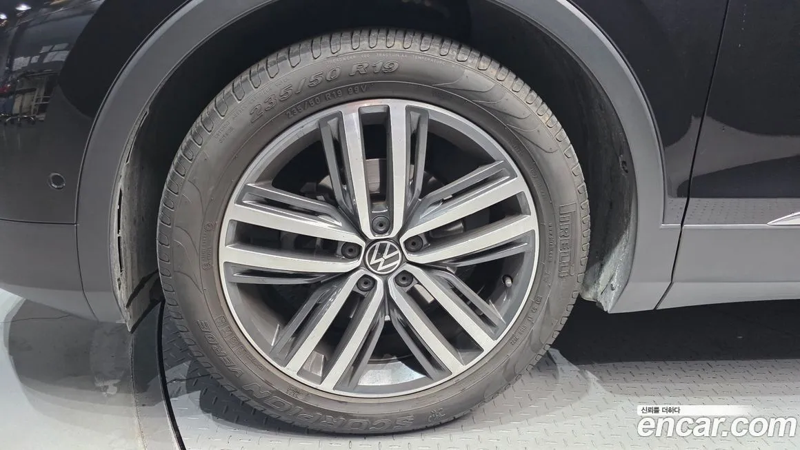 Volkswagen Tiguan — фото 5