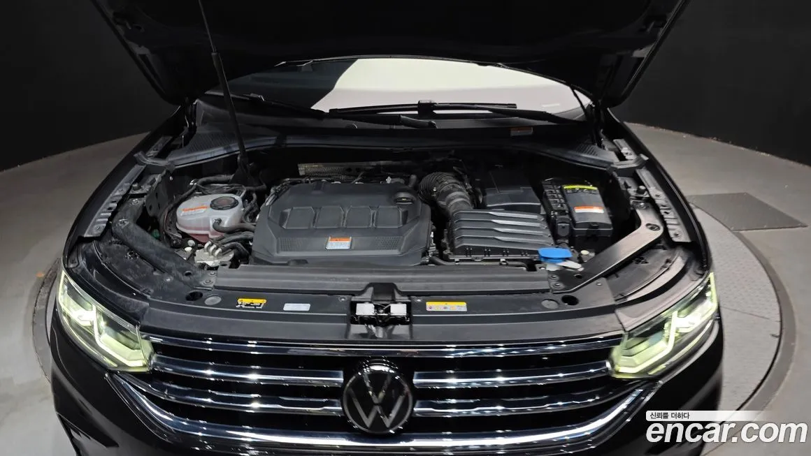 Volkswagen Tiguan — фото 6