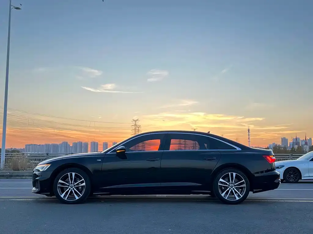 Audi A6L — фото 2