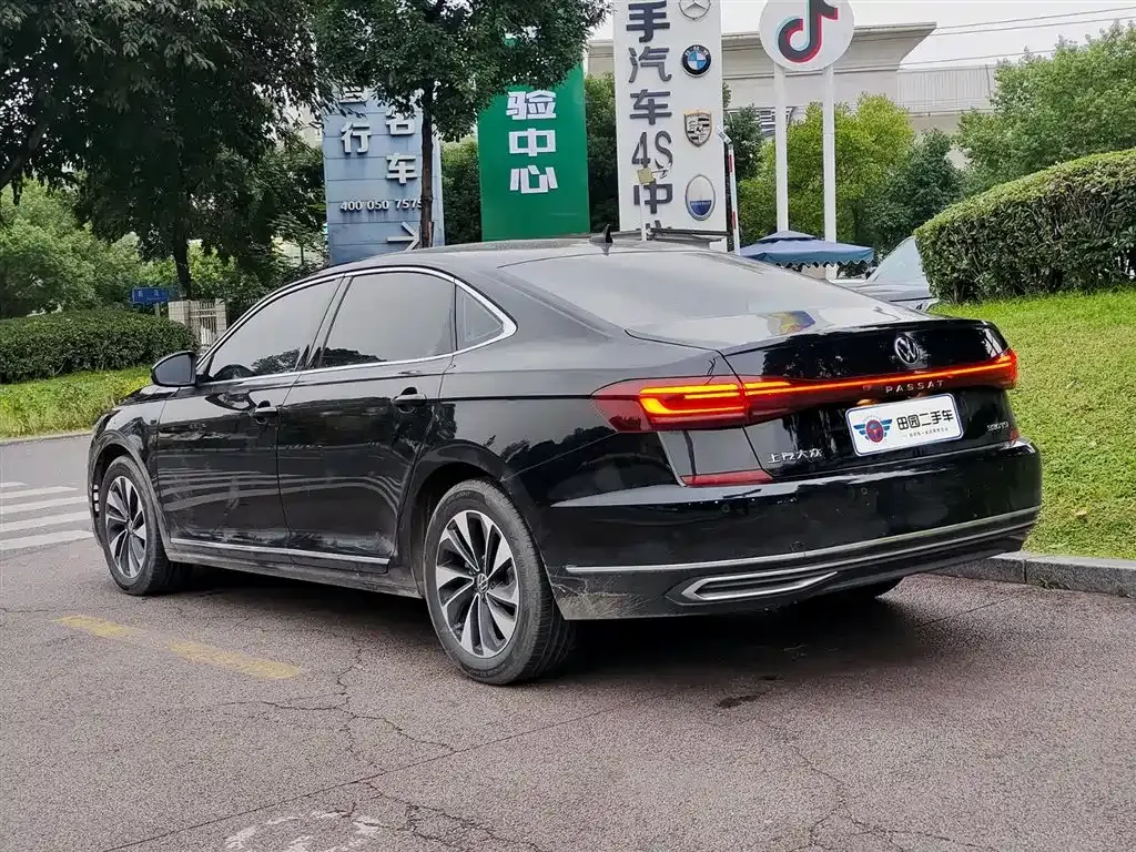 Volkswagen Passat — фото 4