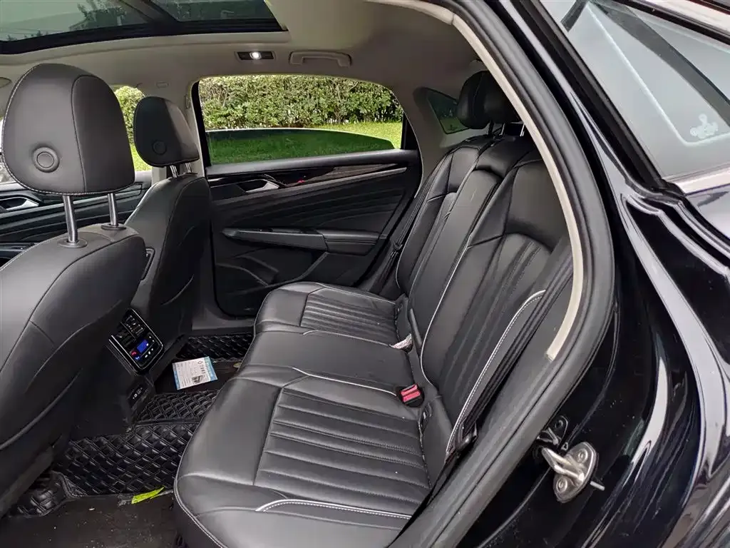 Volkswagen Passat — фото 8