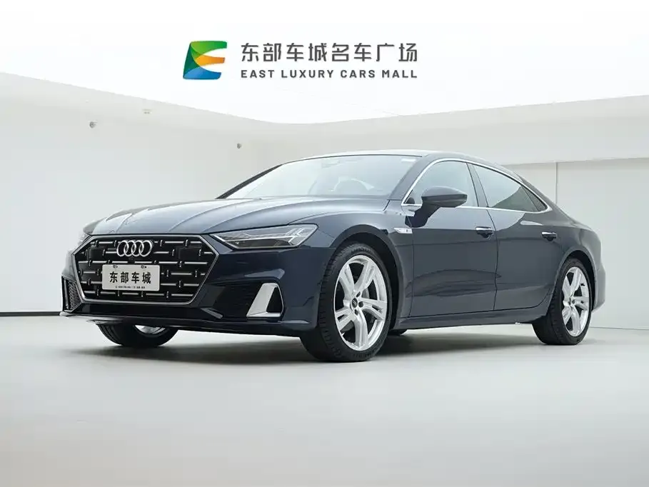 Audi A7L — фото 1
