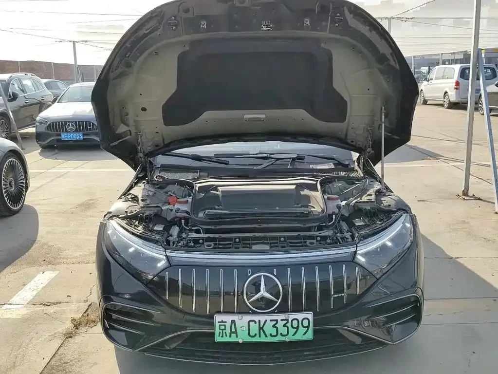 Mercedes-Benz EQS AMG — фото 10