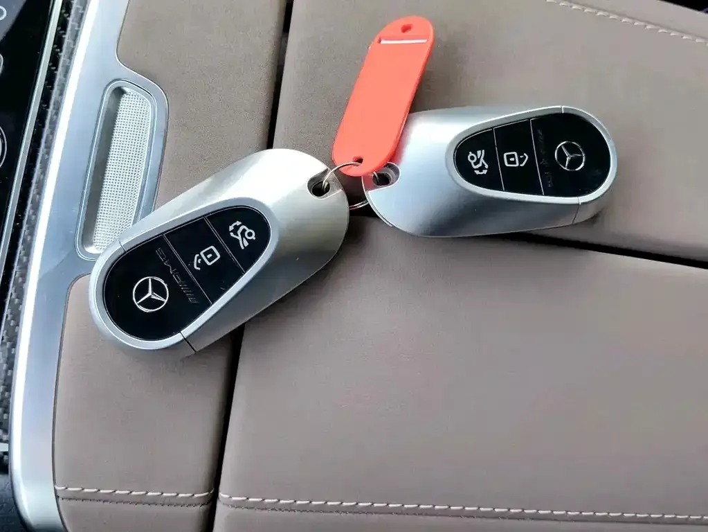 Mercedes-Benz EQS AMG — фото 3