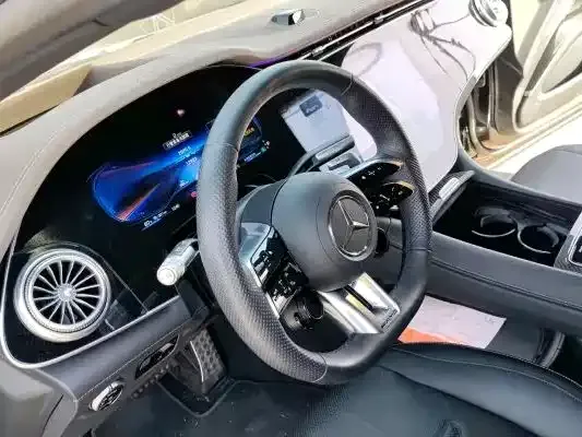 Mercedes-Benz EQS AMG — фото 5