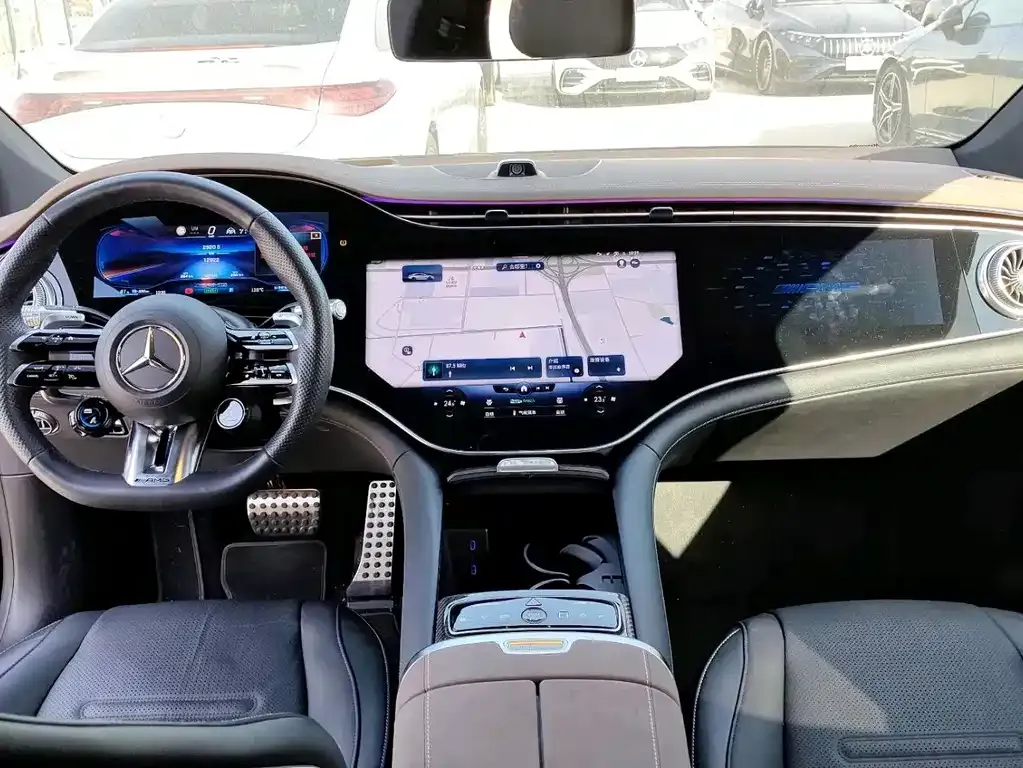 Mercedes-Benz EQS AMG — фото 8