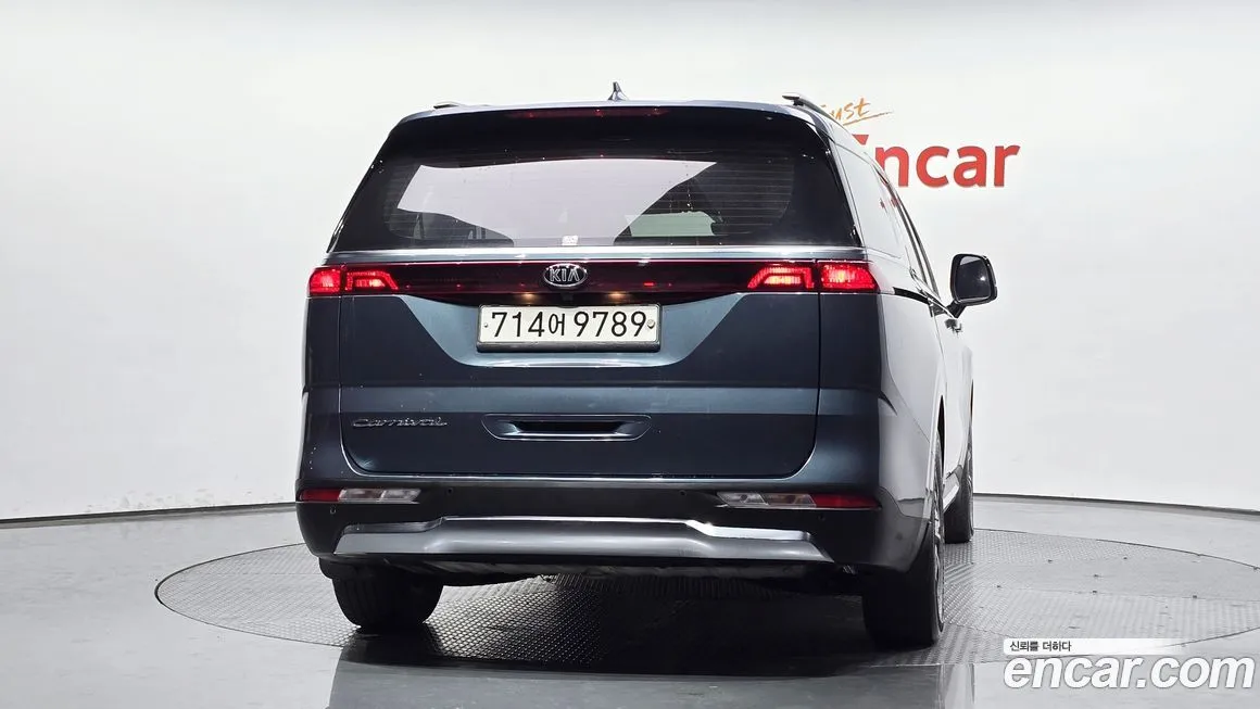 Kia Carnival — фото 4