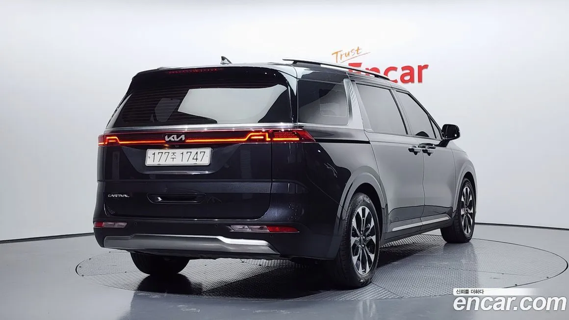 Kia Carnival — фото 2