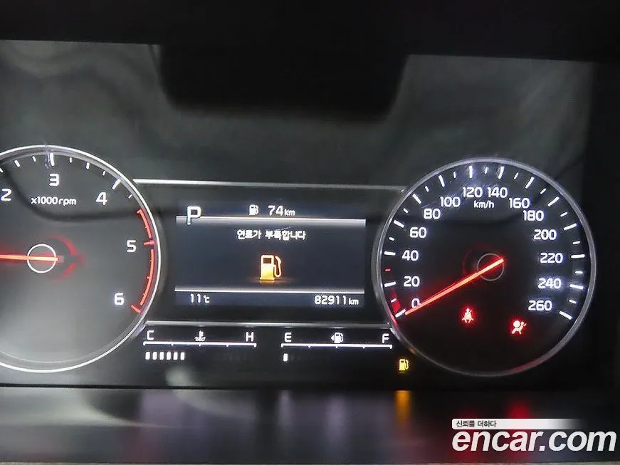 Kia Sorento — фото 8