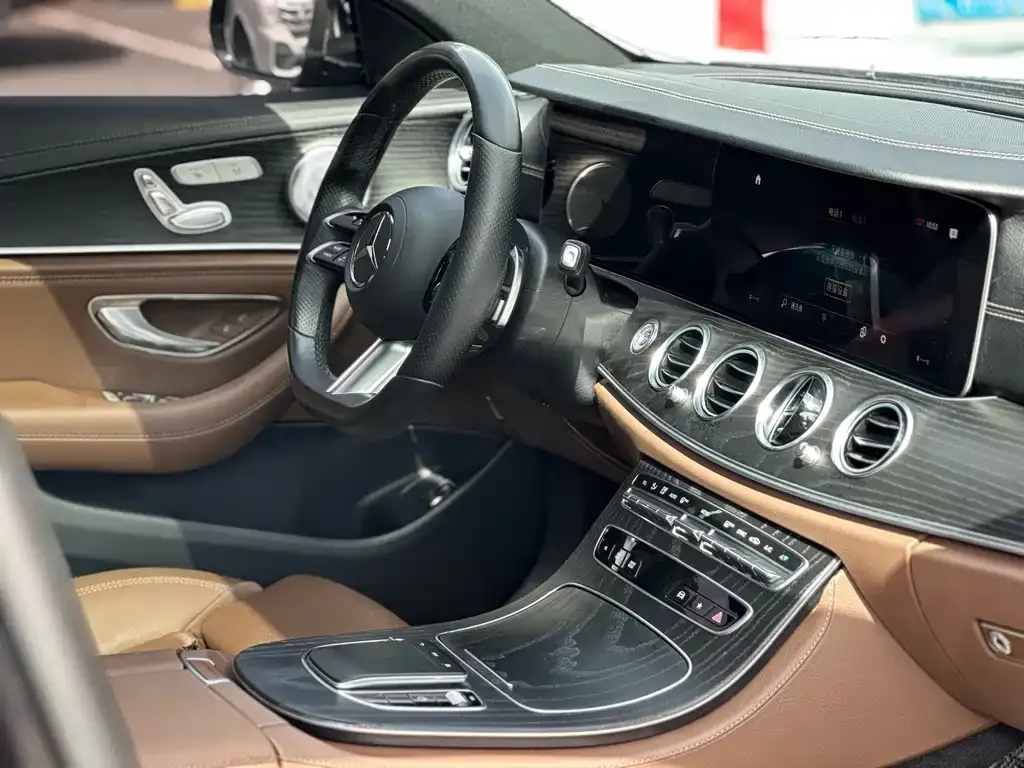 Mercedes-Benz E-Class — фото 10