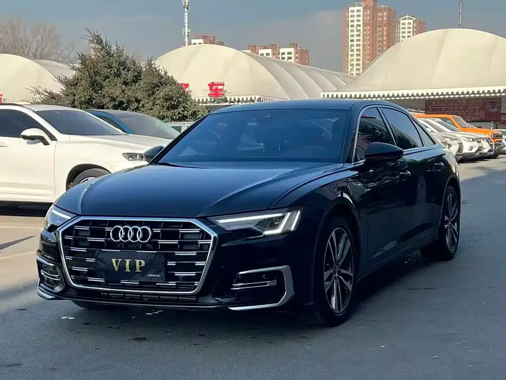 Audi A6L — фото 1