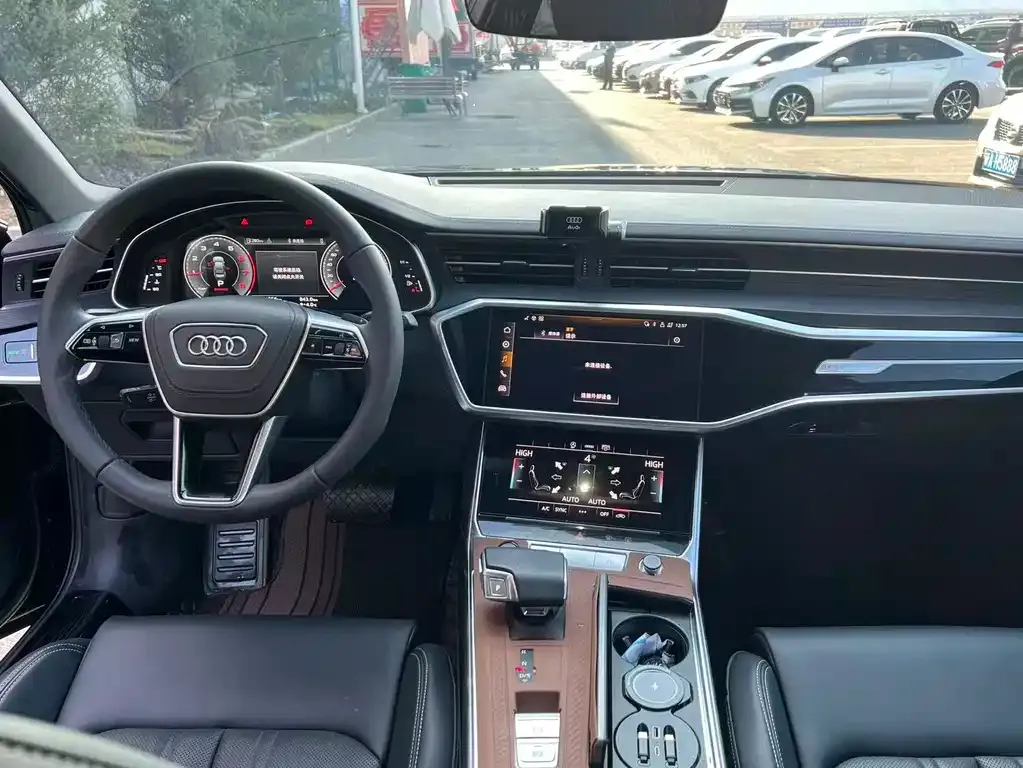Audi A6L — фото 5