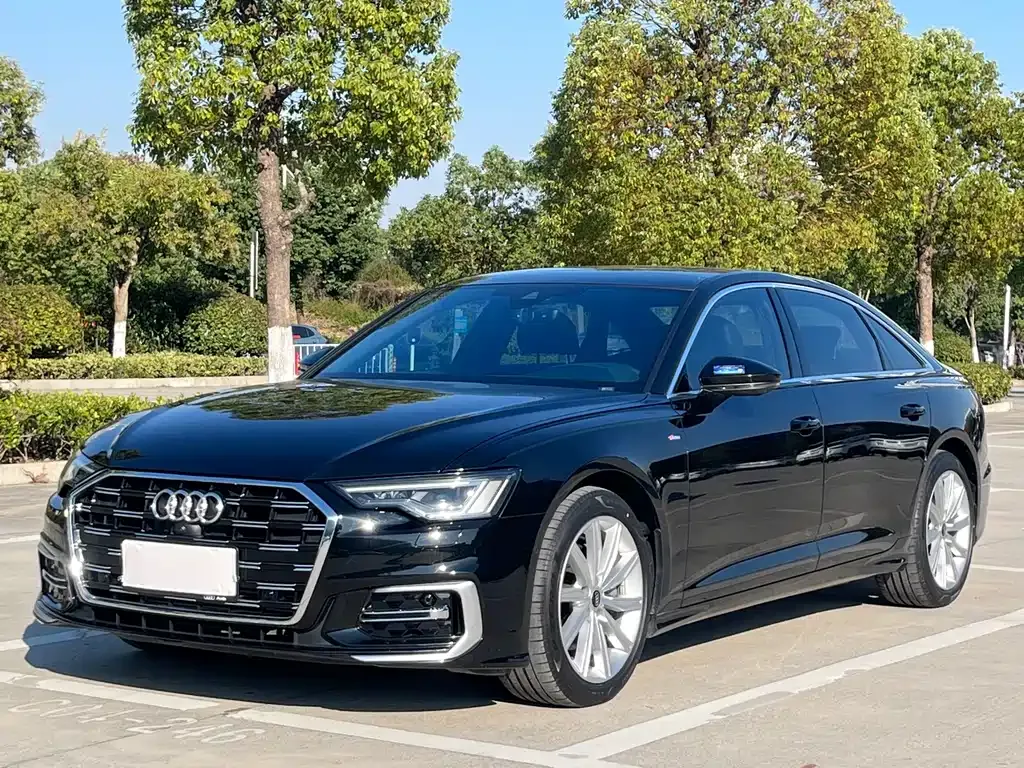 Audi A6L — фото 1