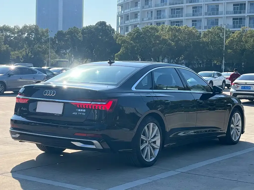 Audi A6L — фото 5