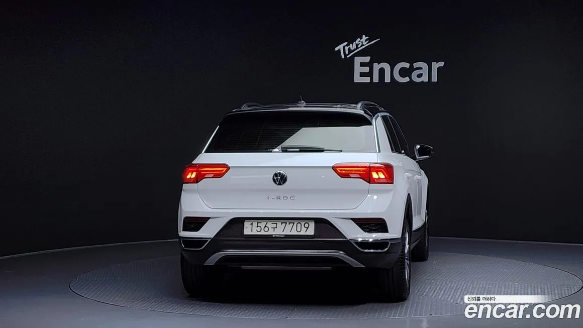 Volkswagen T-Roc — фото 4