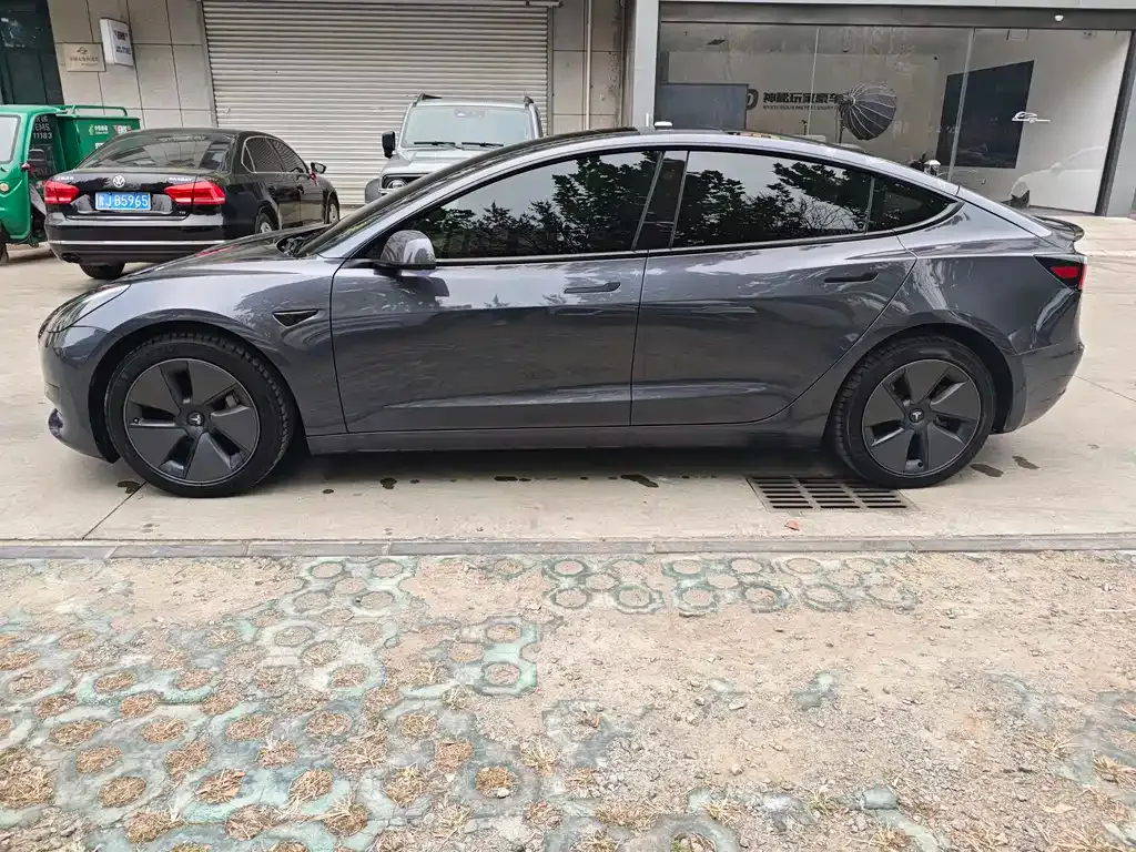 Tesla Model 3 — фото 3