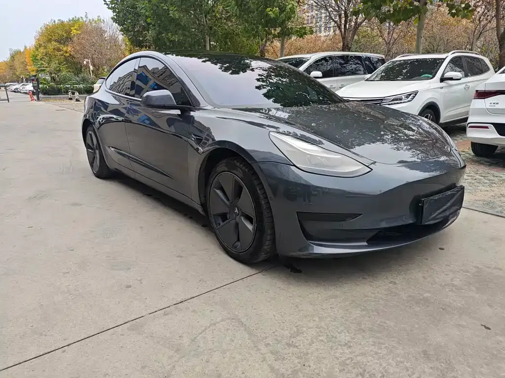 Tesla Model 3 — фото 4