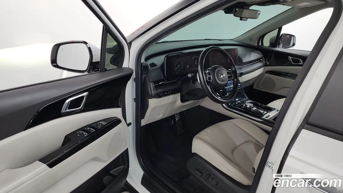 Kia Carnival — фото 10