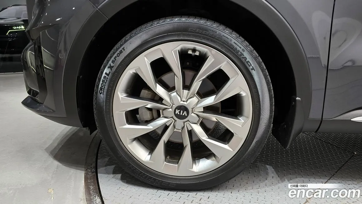 Kia Sorento — фото 5