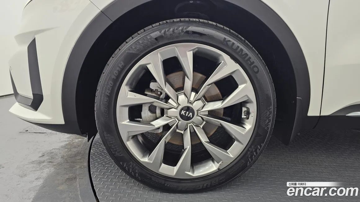 Kia Sorento — фото 5