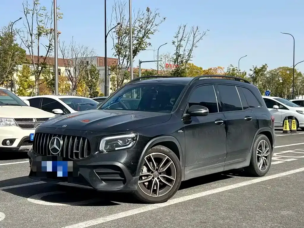 Mercedes-Benz GLB AMG — фото 1