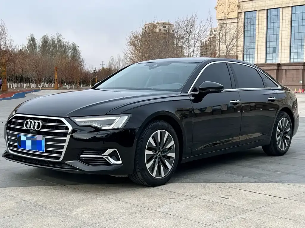 Audi A6L — фото 1
