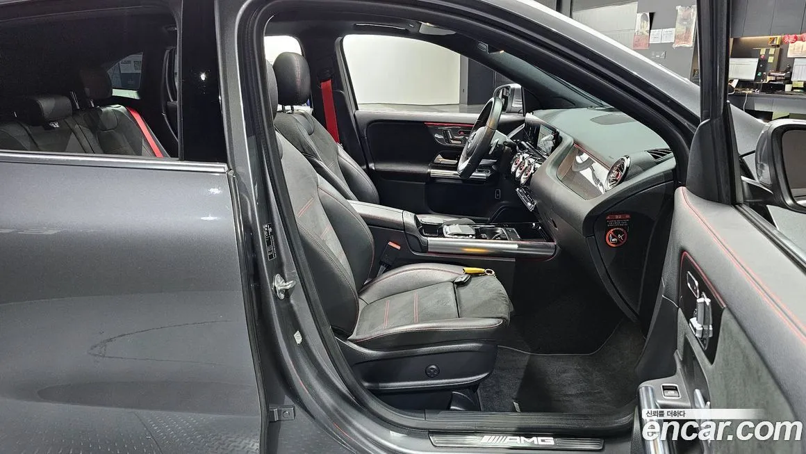 Mercedes-Benz GLA-Class — фото 10