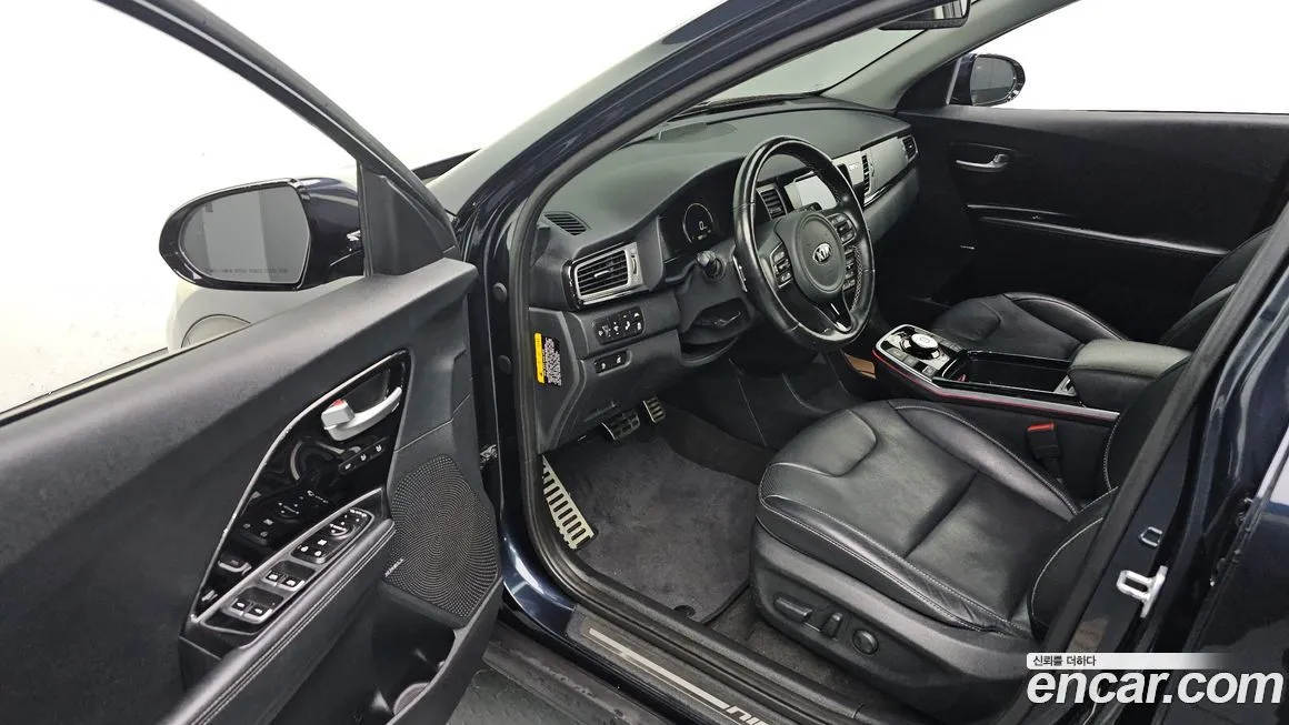 Kia Niro — фото 10