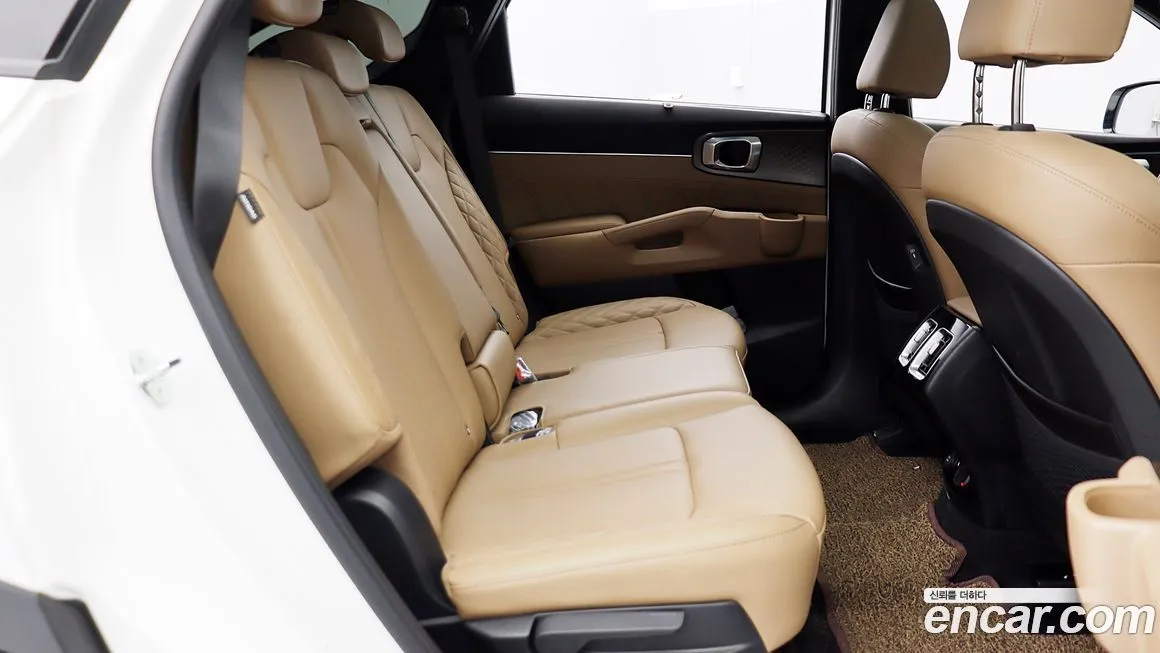 Kia Sorento — фото 9