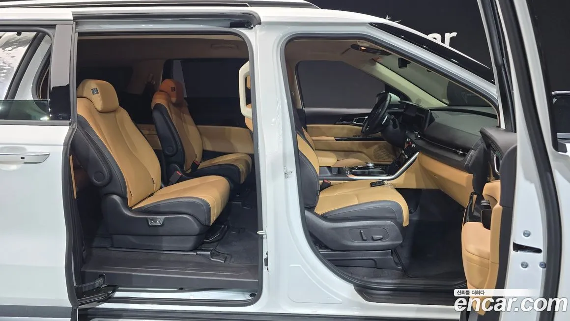 Kia Carnival — фото 10
