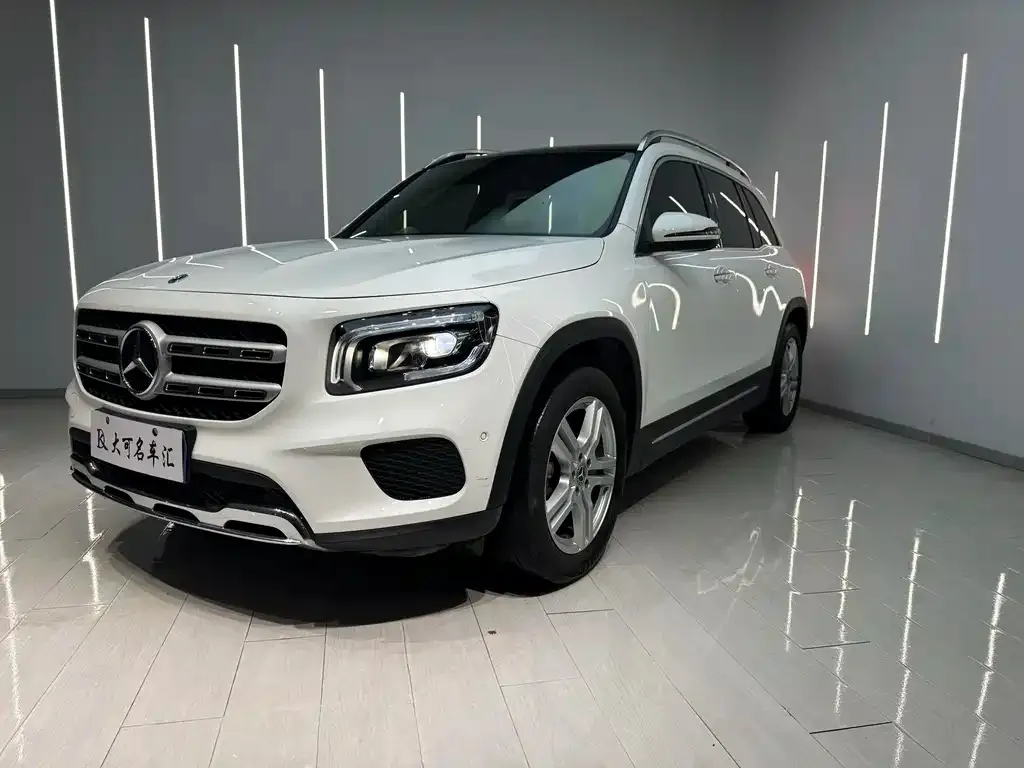 Mercedes-Benz GLB — фото 1