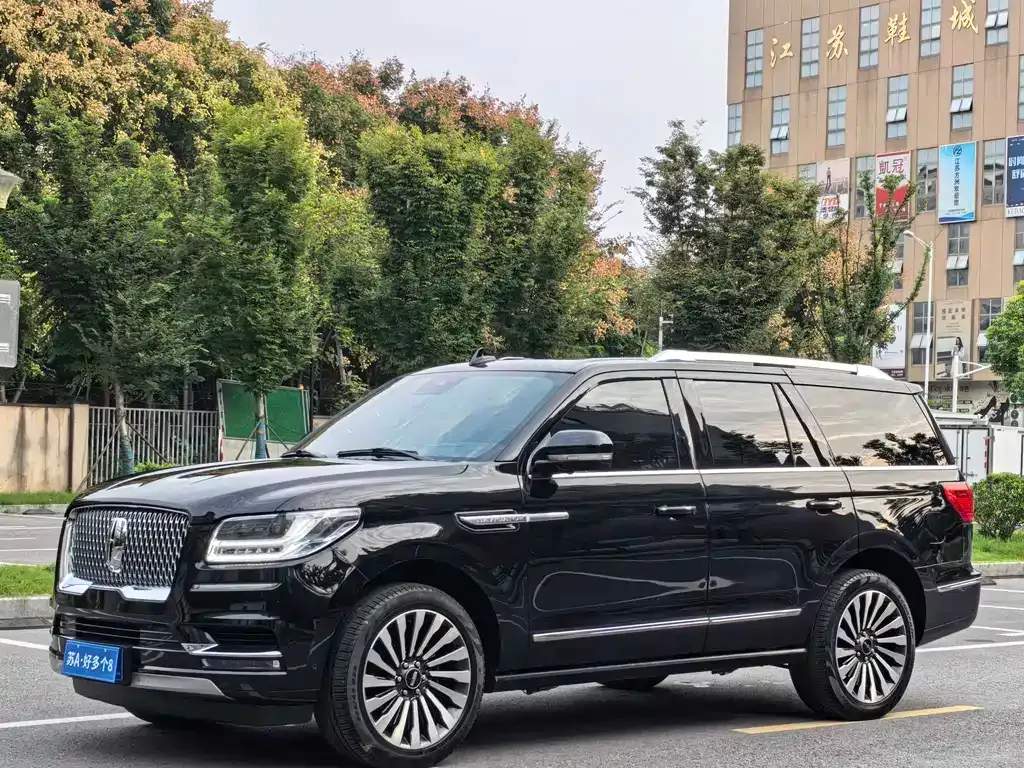 Lincoln Navigator — фото 1