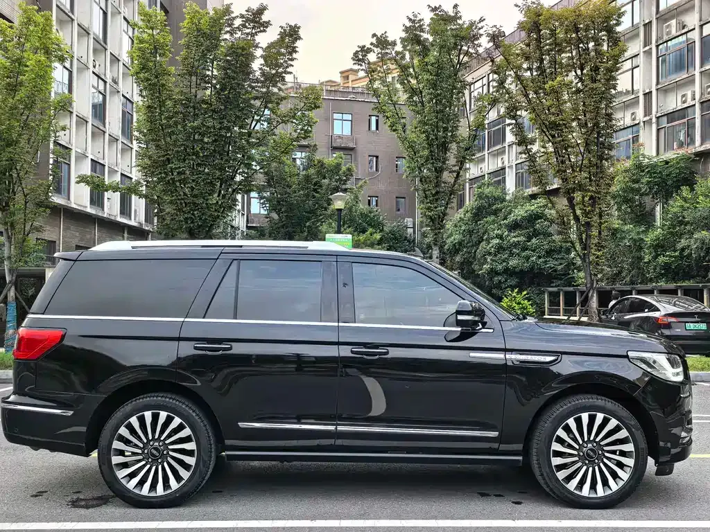 Lincoln Navigator — фото 7