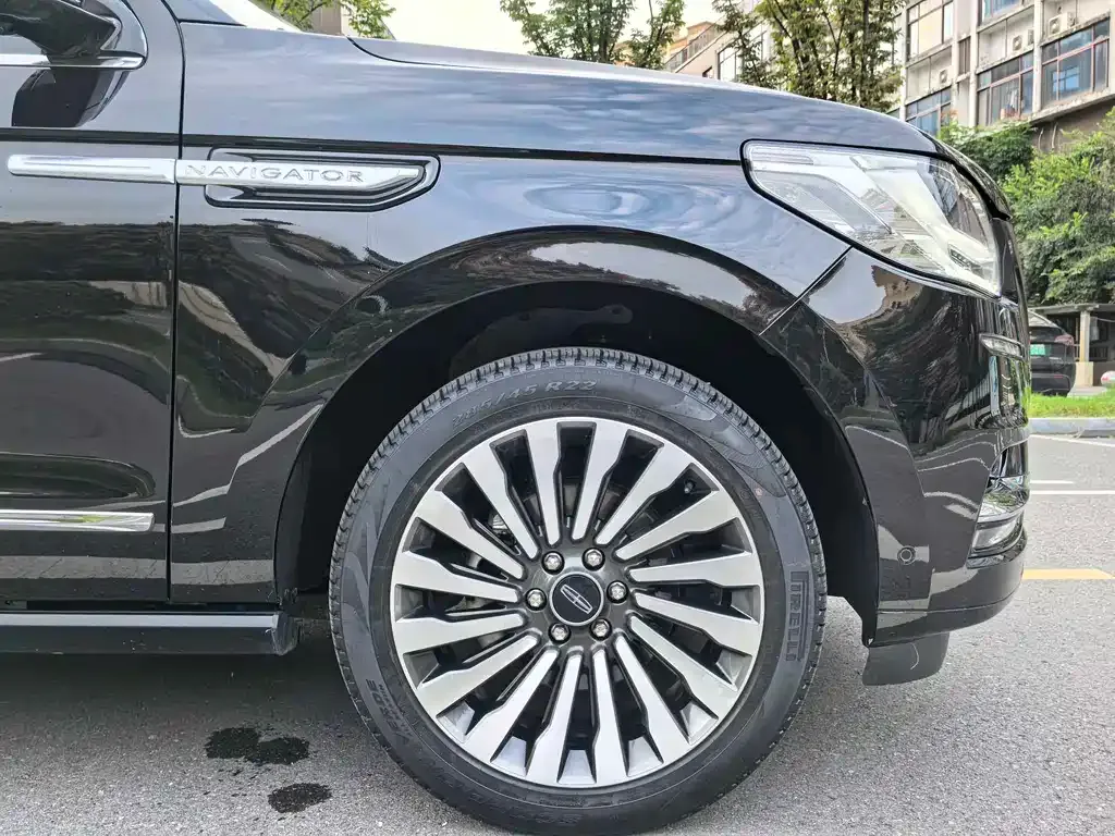 Lincoln Navigator — фото 9