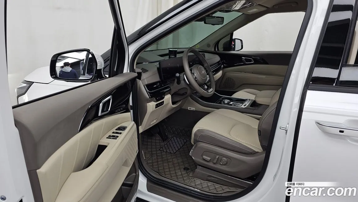 Kia Carnival — фото 10