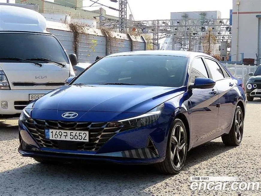 Hyundai AVANTE — фото 1