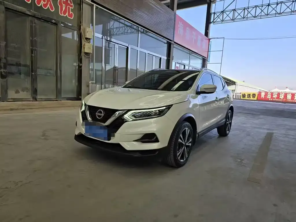 Nissan Qashqai — фото 1