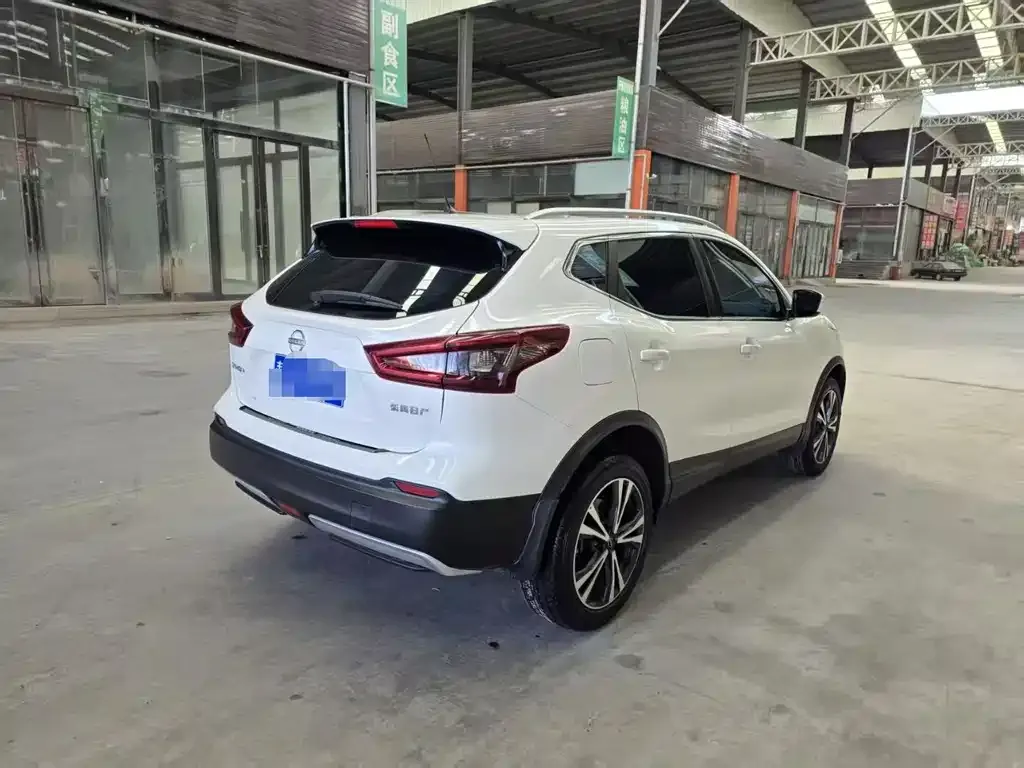 Nissan Qashqai — фото 4