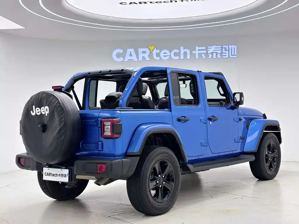 Jeep Wrangler — фото 9