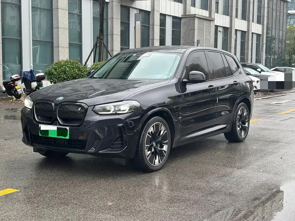 BMW iX3 — фото 1
