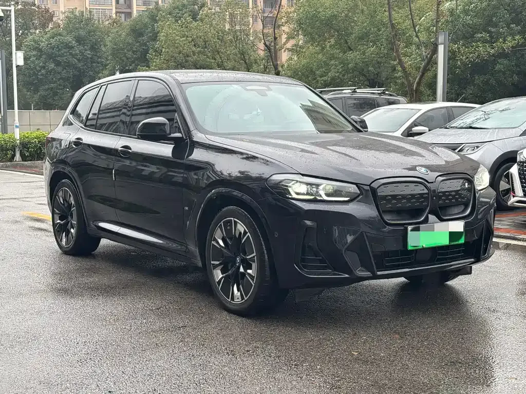 BMW iX3 — фото 3