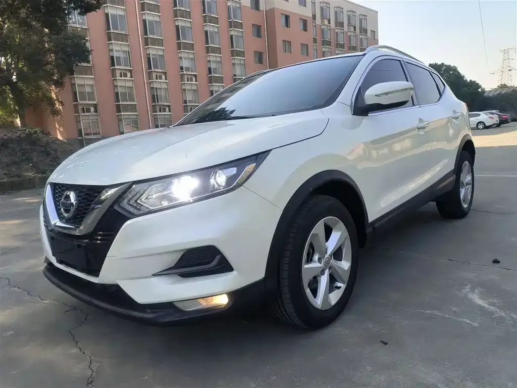 Nissan Qashqai — фото 1