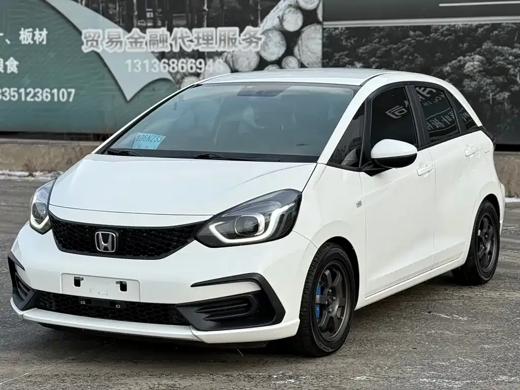 Honda Fit — фото 1
