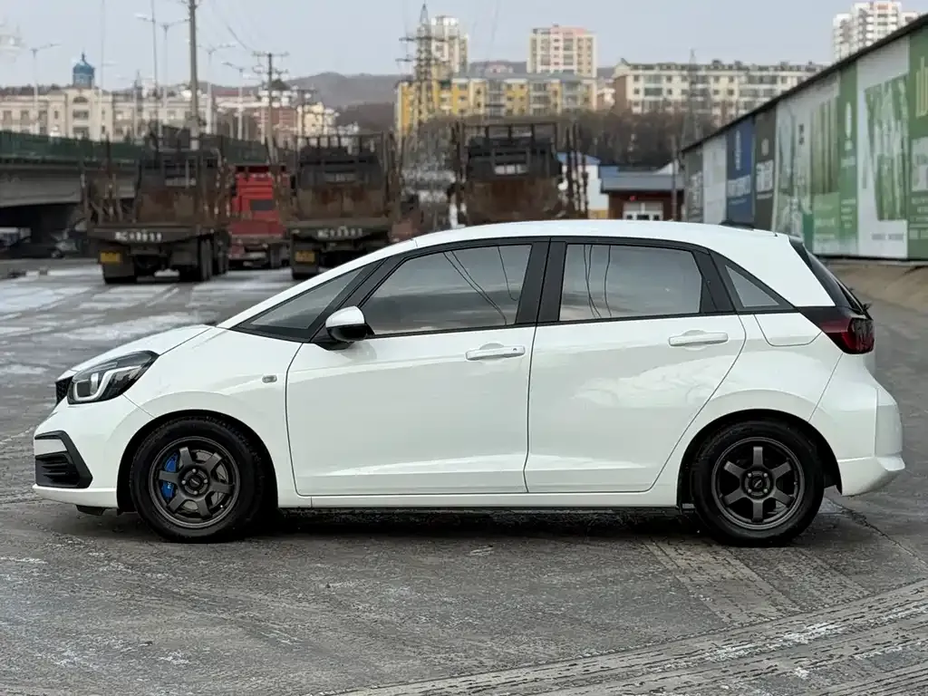Honda Fit — фото 5