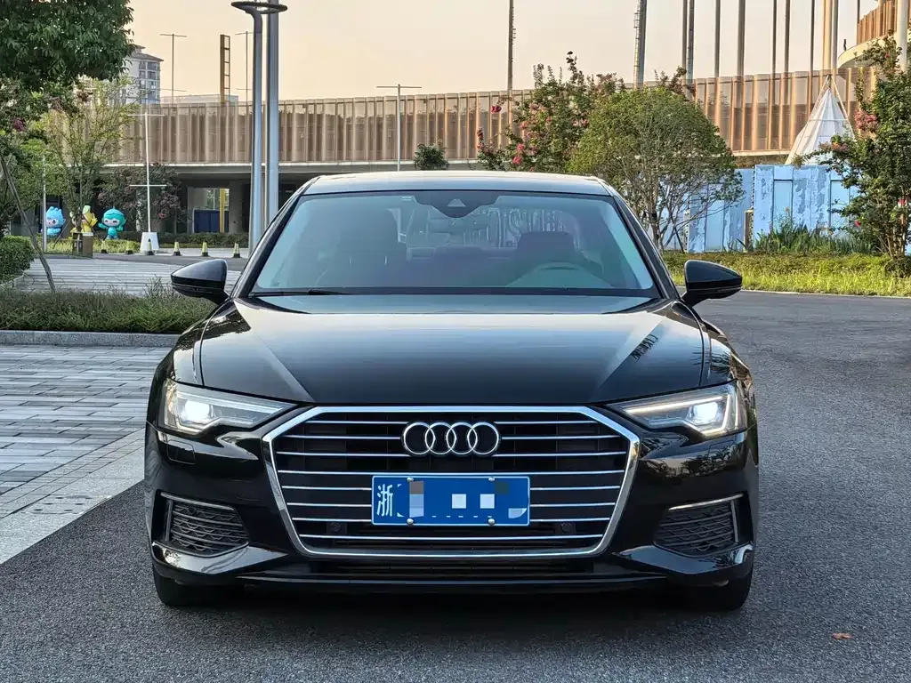 Audi A6L — фото 2