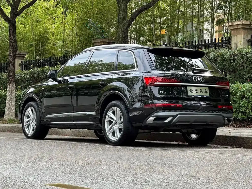 Audi Q7 — фото 5