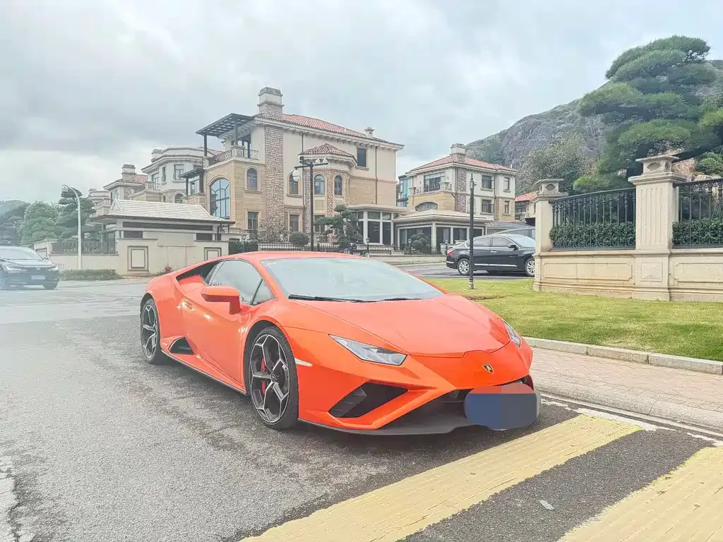 Lamborghini Huracan — фото 1
