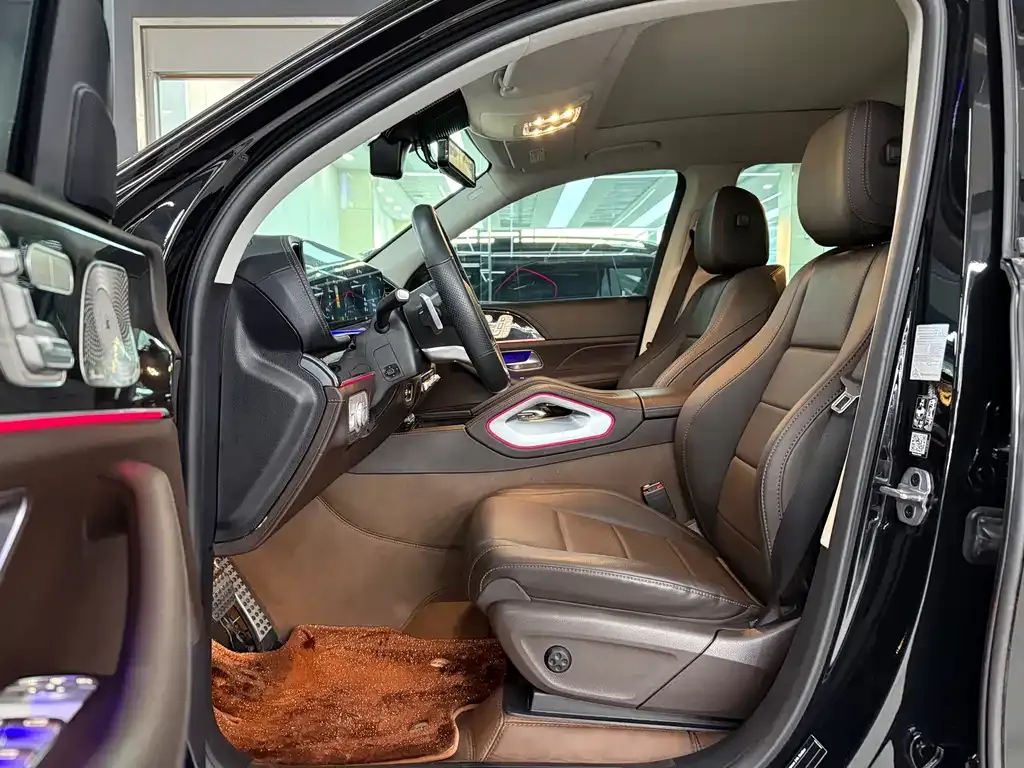 Mercedes-Benz GLS — фото 10