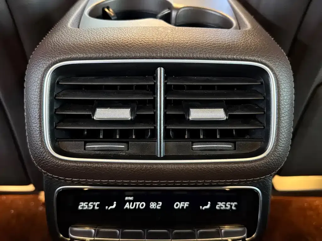 Mercedes-Benz GLS — фото 6